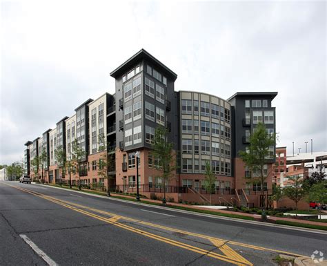Silver Spring, MD Luxury Apartments in Montgomery  .